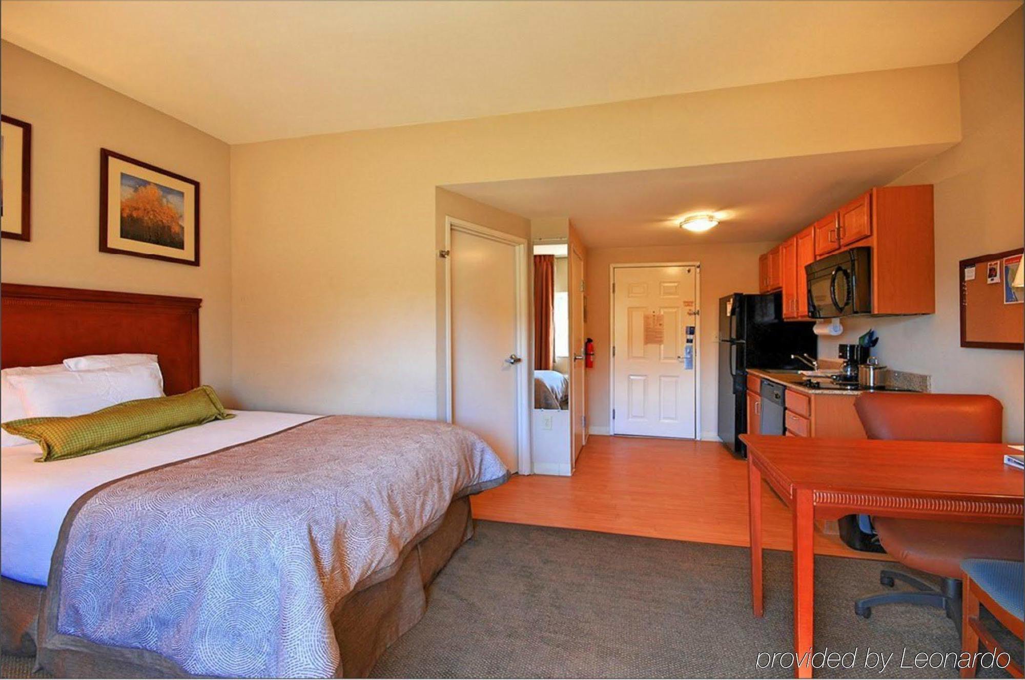 Candlewood Suites Pearl By Ihg Екстериор снимка