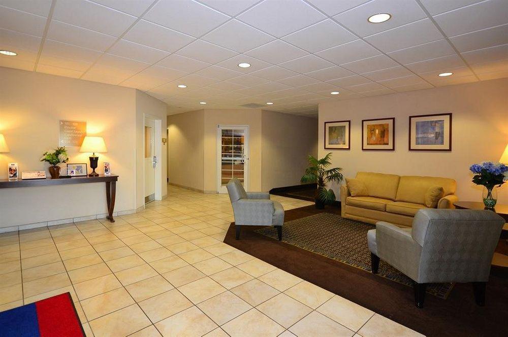 Candlewood Suites Pearl By Ihg Интериор снимка